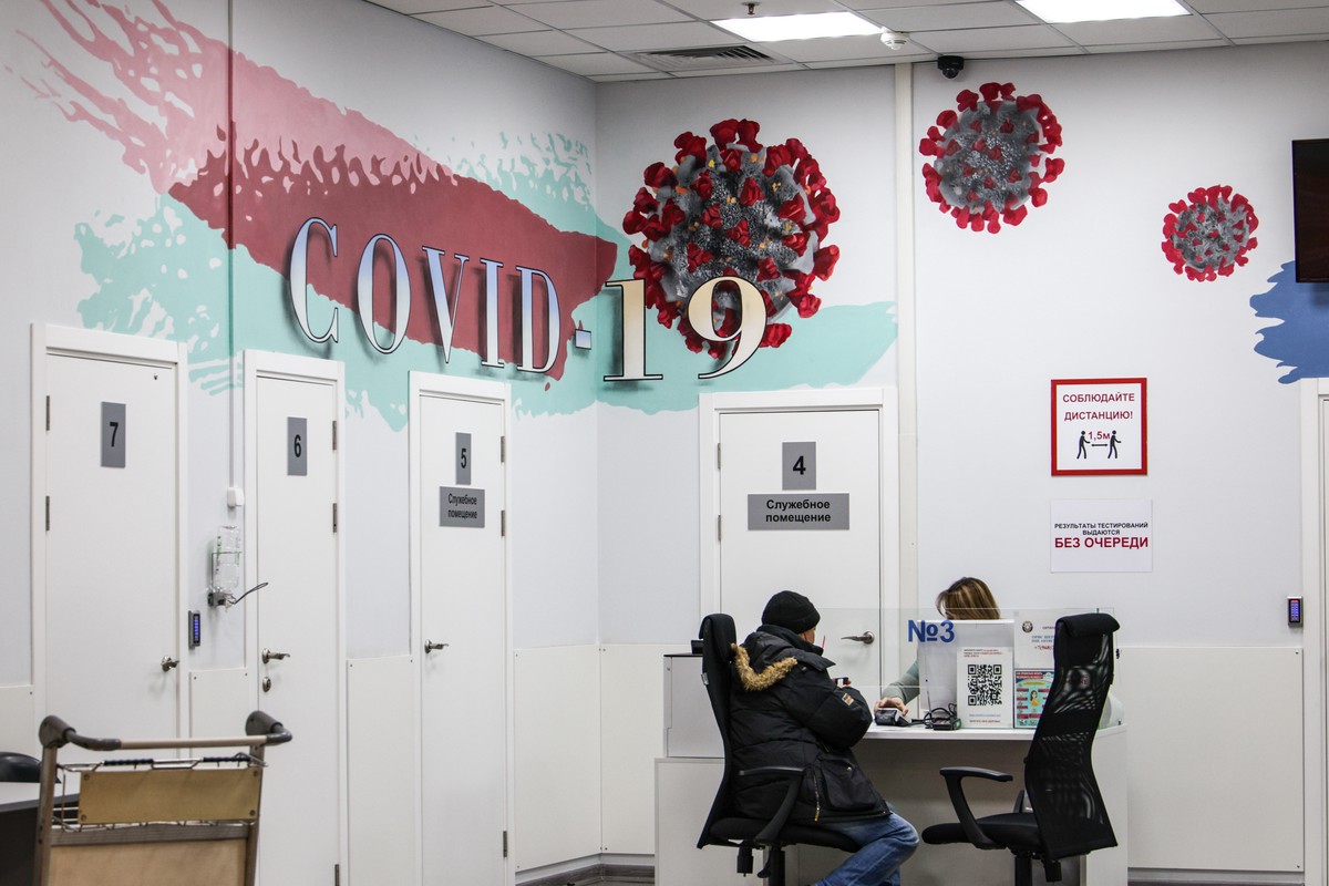 Впервые с марта суточная заболеваемость COVID-19 в России превысила 27,8 тысяч человек