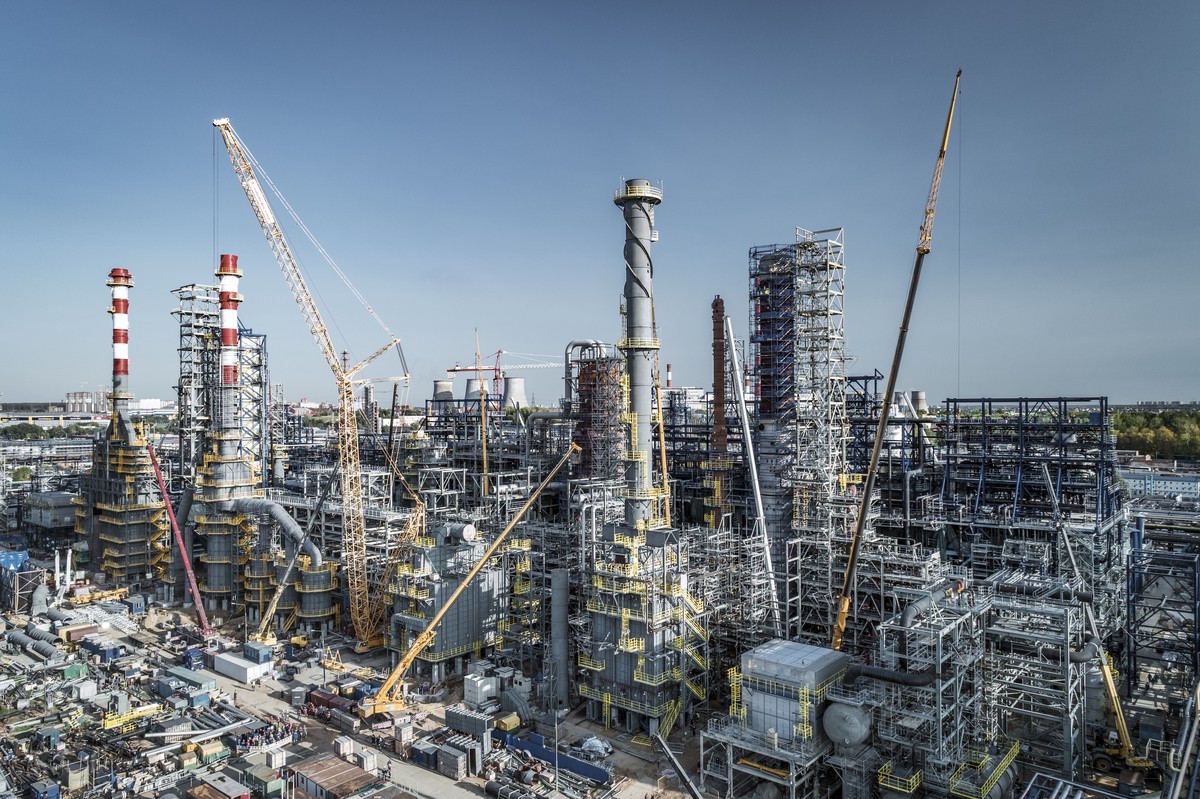 Евросоюз в 2023 году закупил у России нефти и газа на €29 млрд