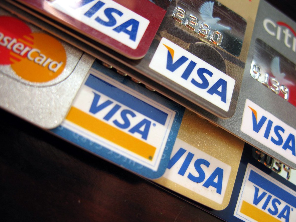 РБК: У некоторых карт Visa и Mastercard истекают сертификаты безопасности в РФ
