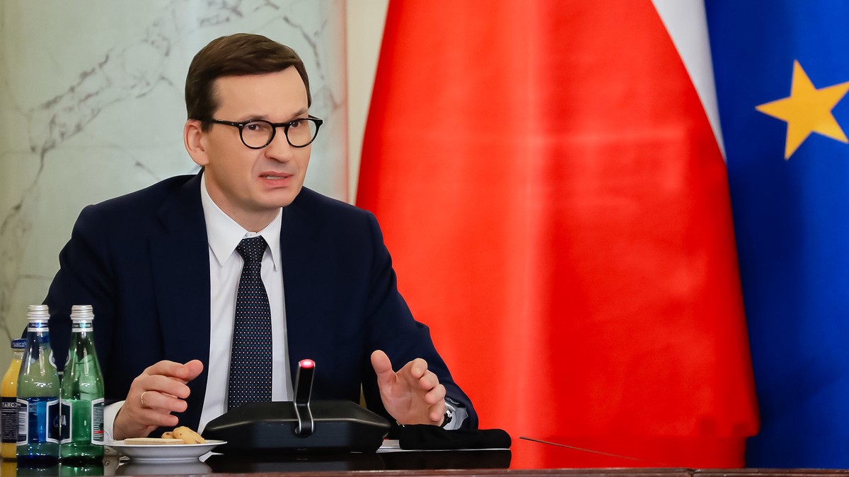 Премьер Польши Моравецкий назвал недопустимым вызов посла в МИД Украины 