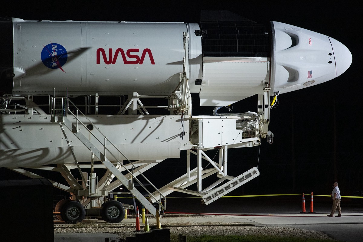 НАСА запустило сверхтяжёлую ракету SLS на орбиту Луны