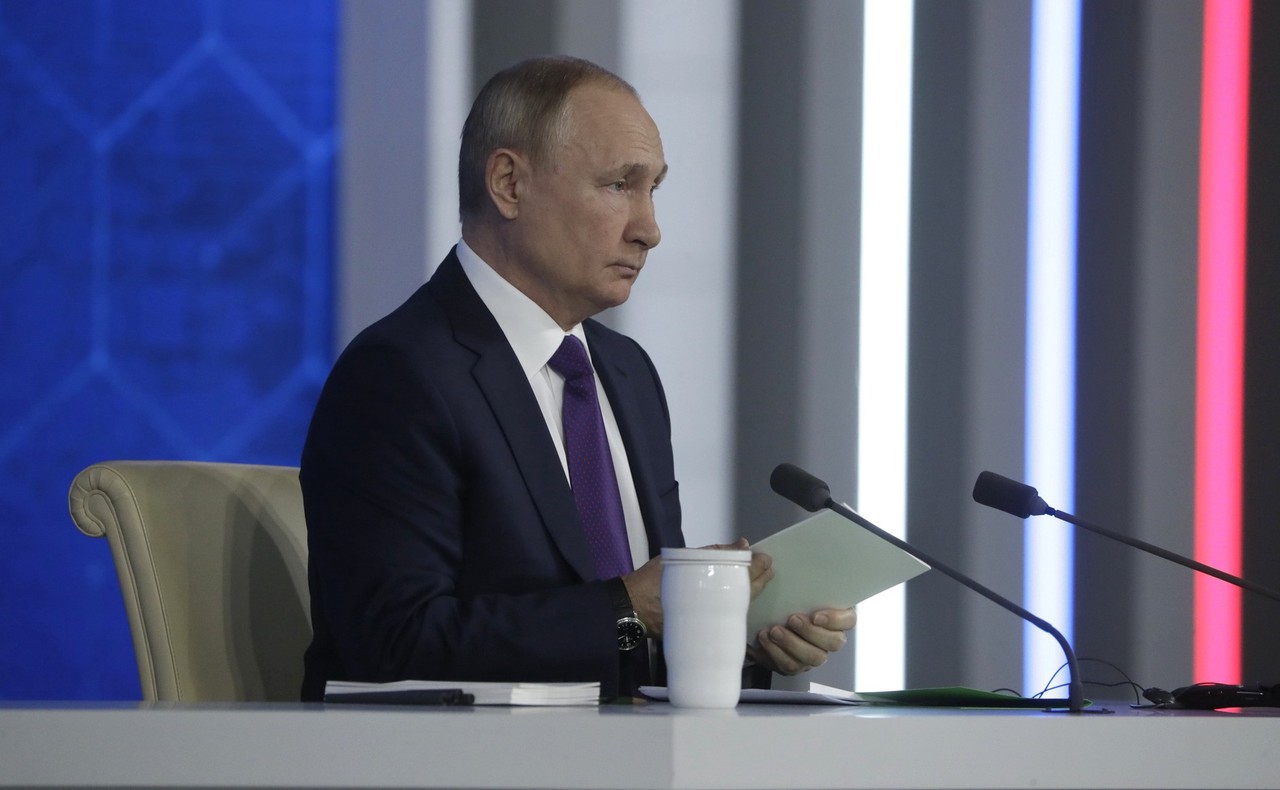 Президент РФ порекомендовал использовать ИИ при расследовании преступлений 