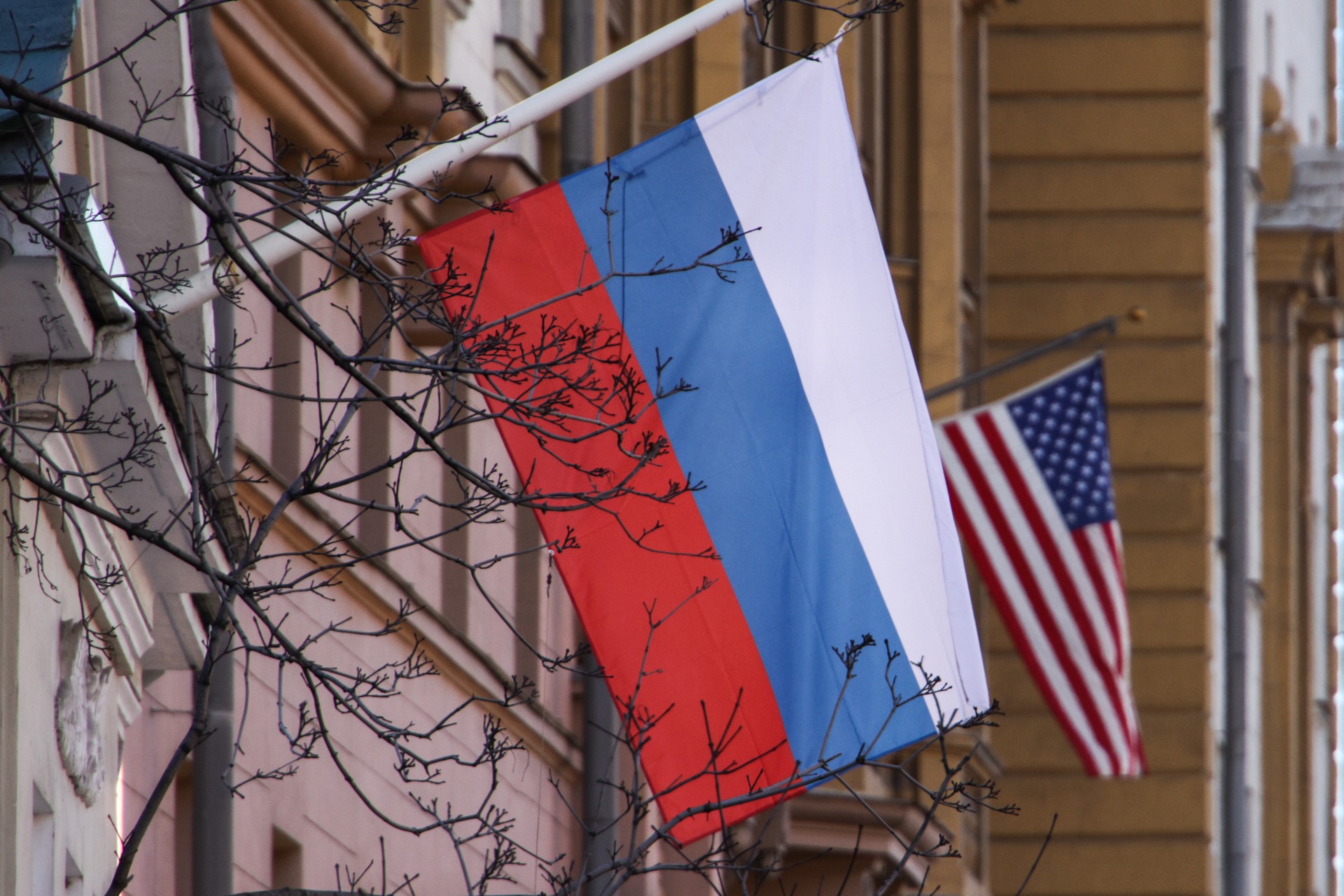 США ввели санкции против десяти человек и 12 компаний, связанных с РФ