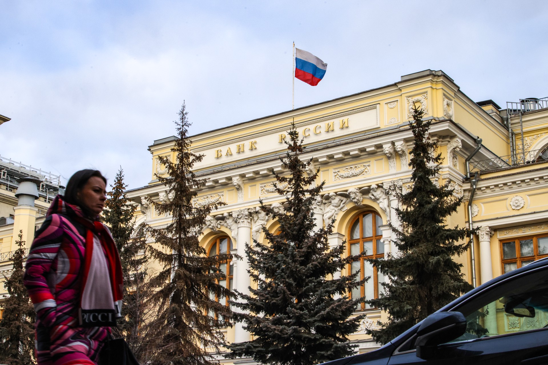 Правда ли, что Банк России не в состоянии контролировать рубль