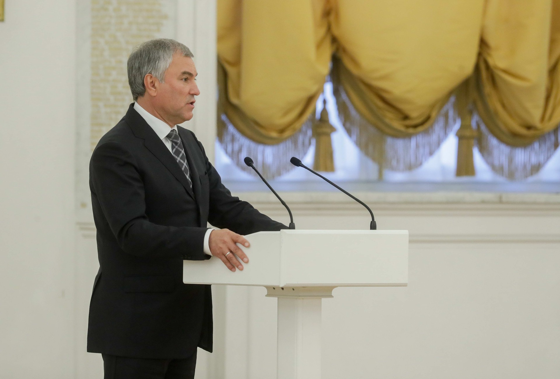 Володин рассказал о целях Байдена на Украине