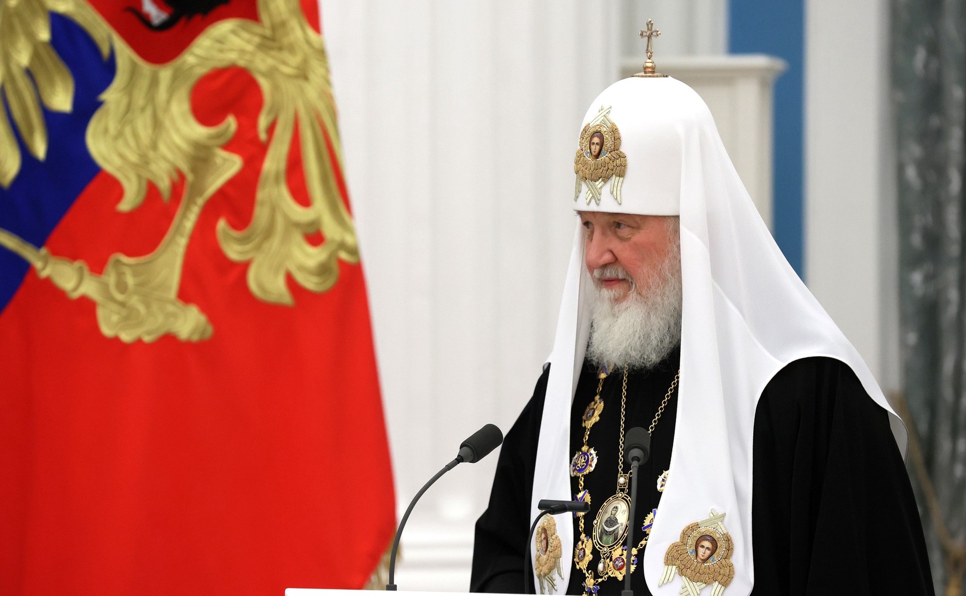 Патриарх Кирилл призвал не выносить общие суждения обо всех покинувших РФ после начала СВО