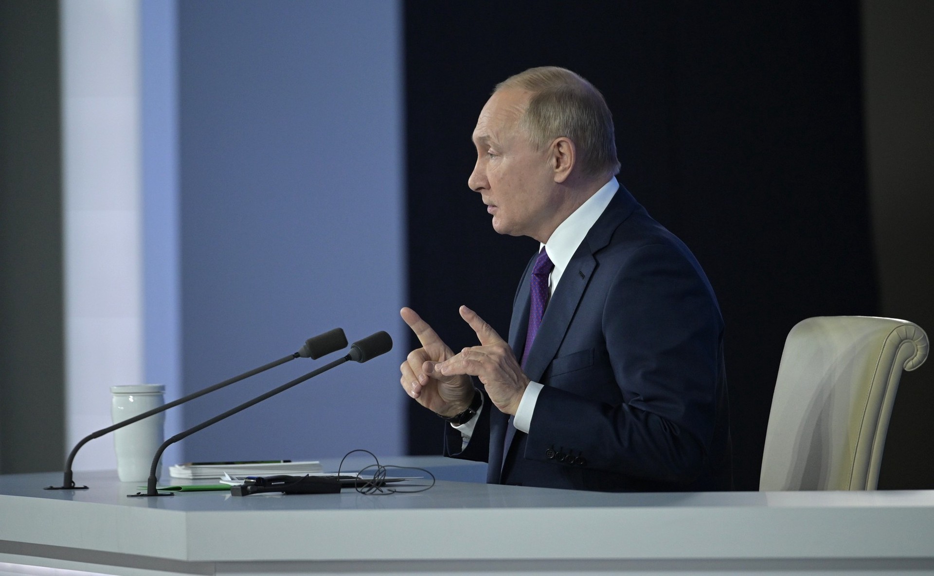 Путин: Экономика Украины существует благодаря подачкам