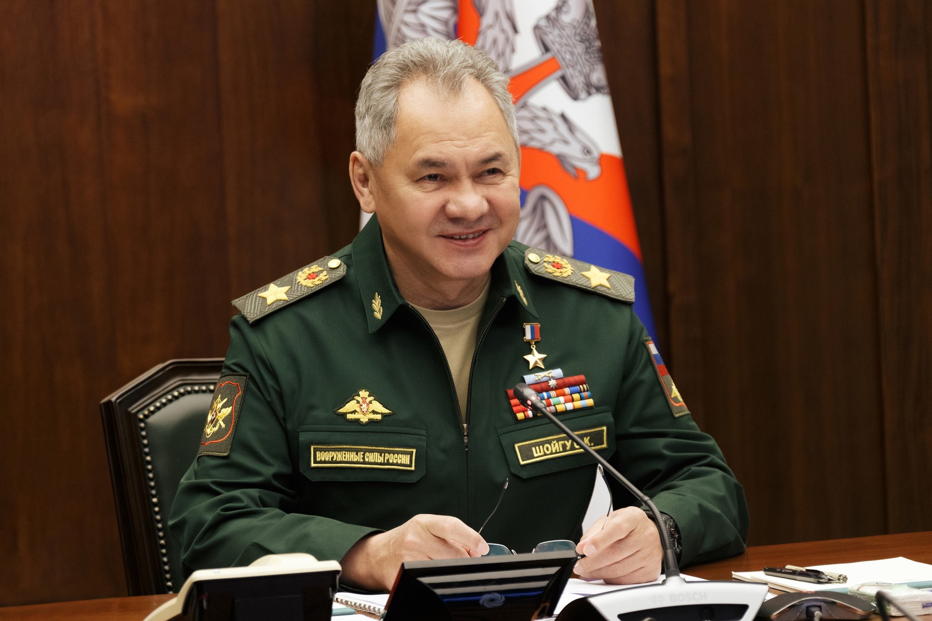 Шойгу поздравил российских военнослужащих с Новым годом