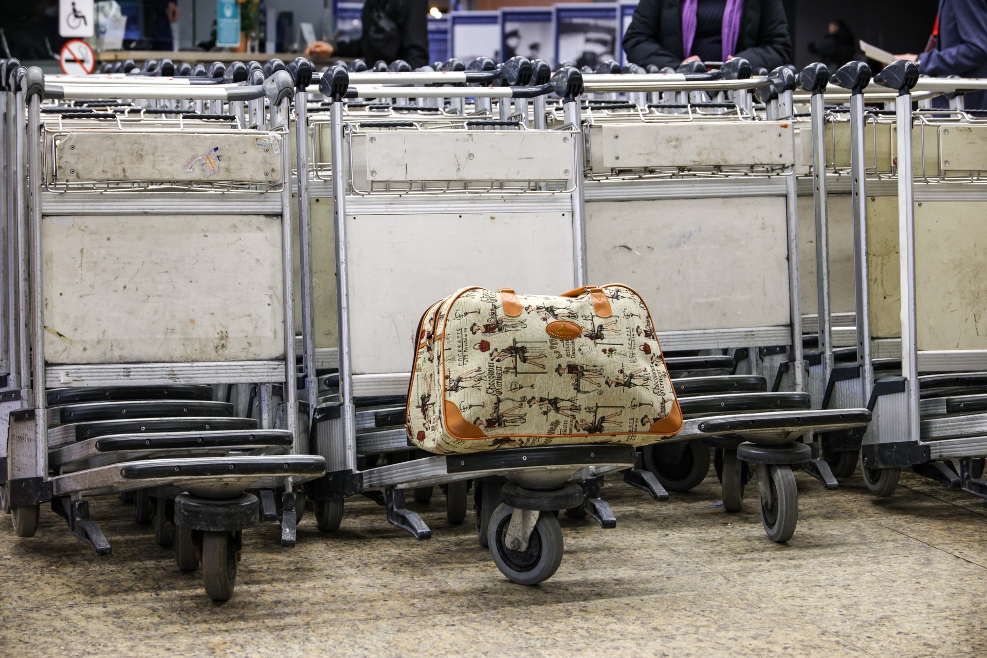 В «Пулково» перестали принимать багаж, упакованный в пищевую пленку