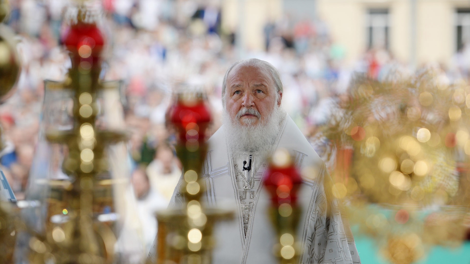 Патриарх Кирилл призвал молиться за Россию