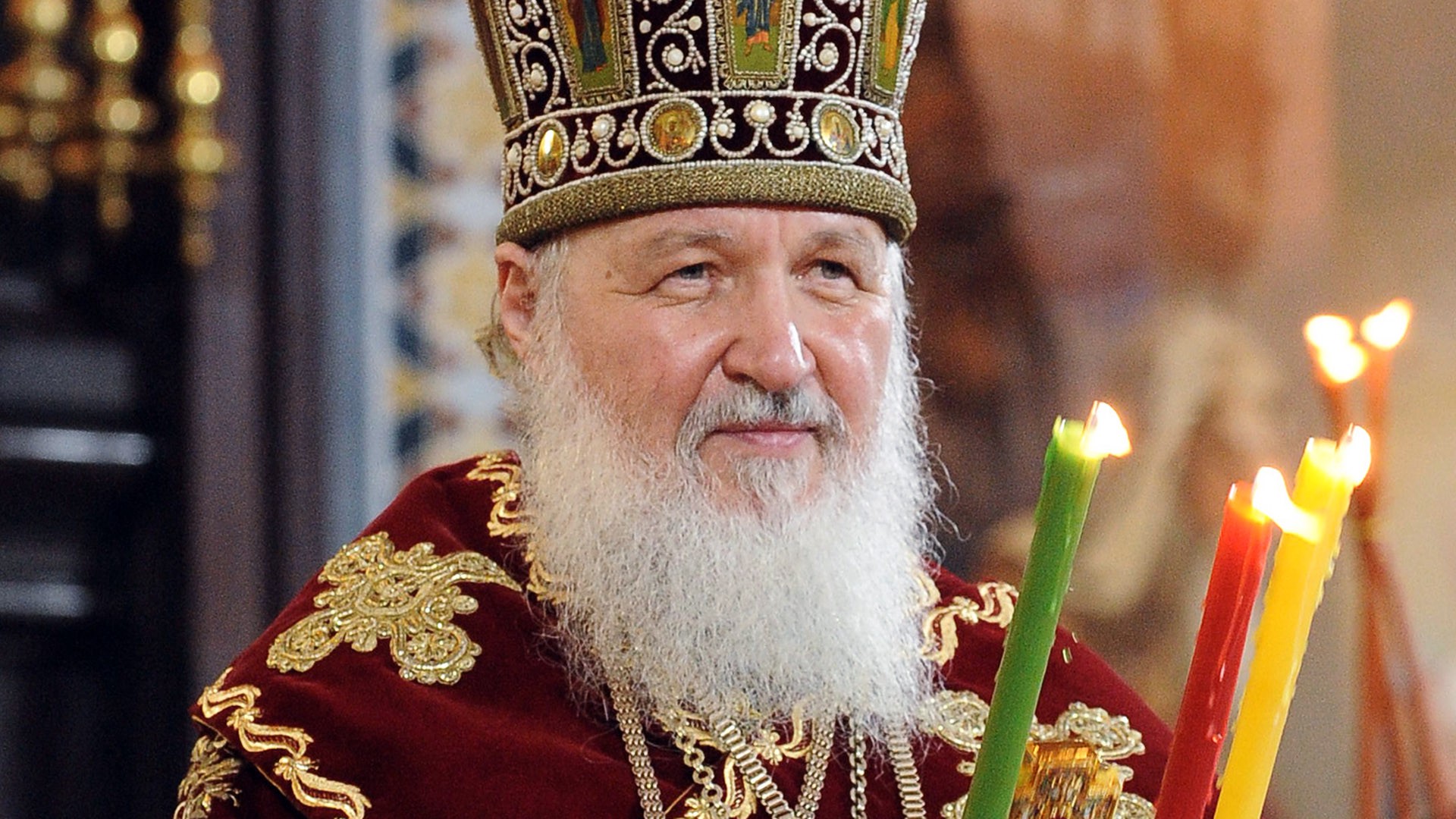 Патриарх Кирилл призвал принять федеральный закон о запрете склонения женщины к аборту