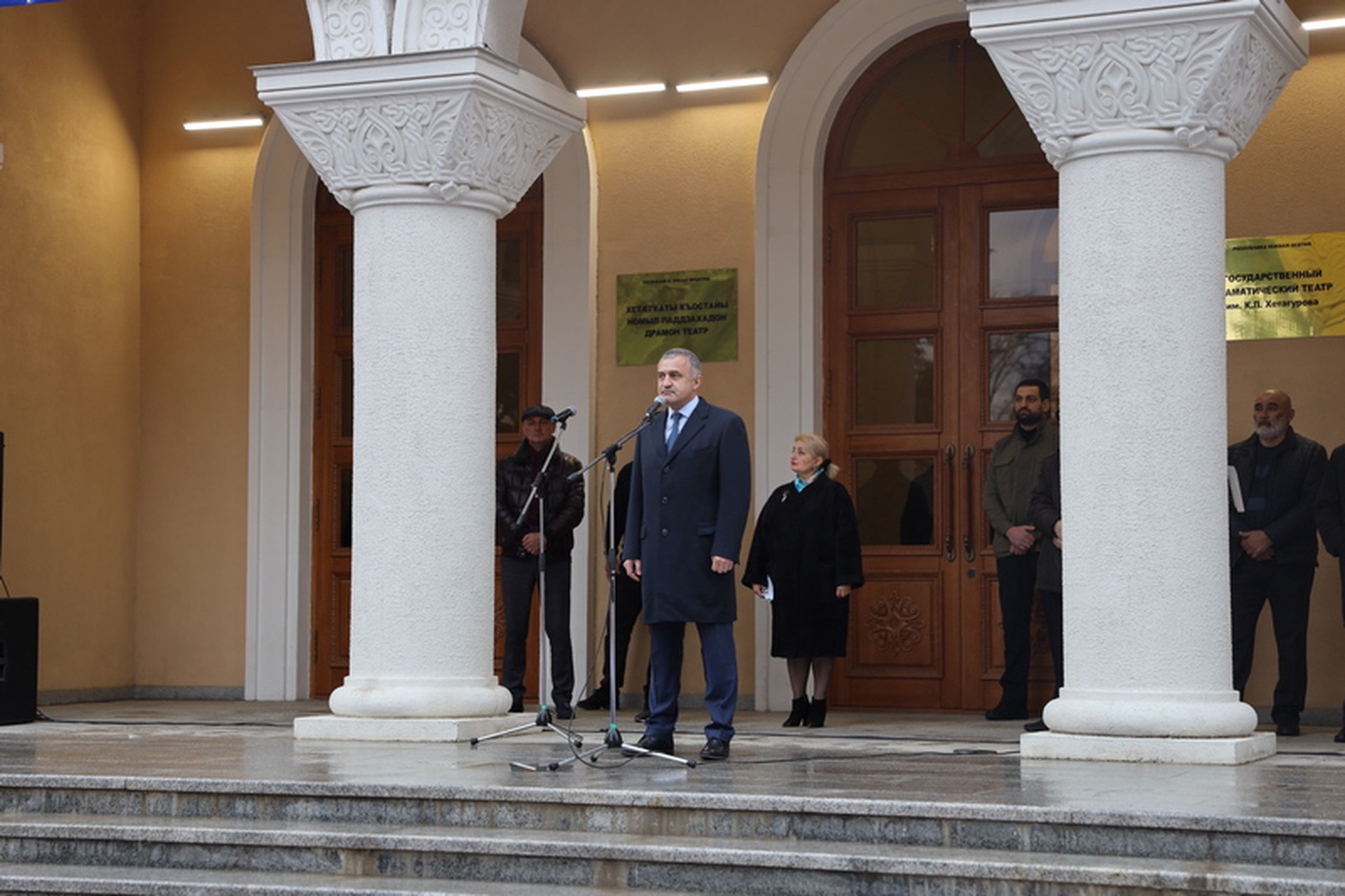 Второй тур президентских. Администрация президента Южной Осетии. Цхинвал поддержка Путина. Южная Осетия выборы президента 2022.