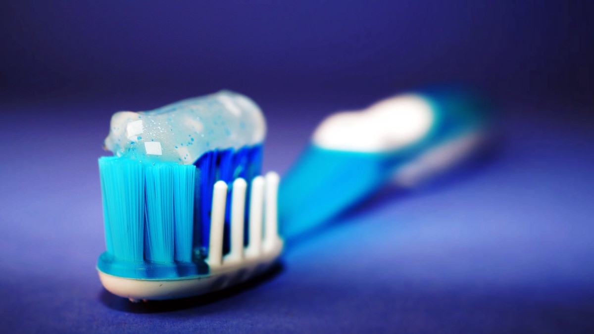 Роспотребнадзор расследует сообщения о вреде пасты Colgate