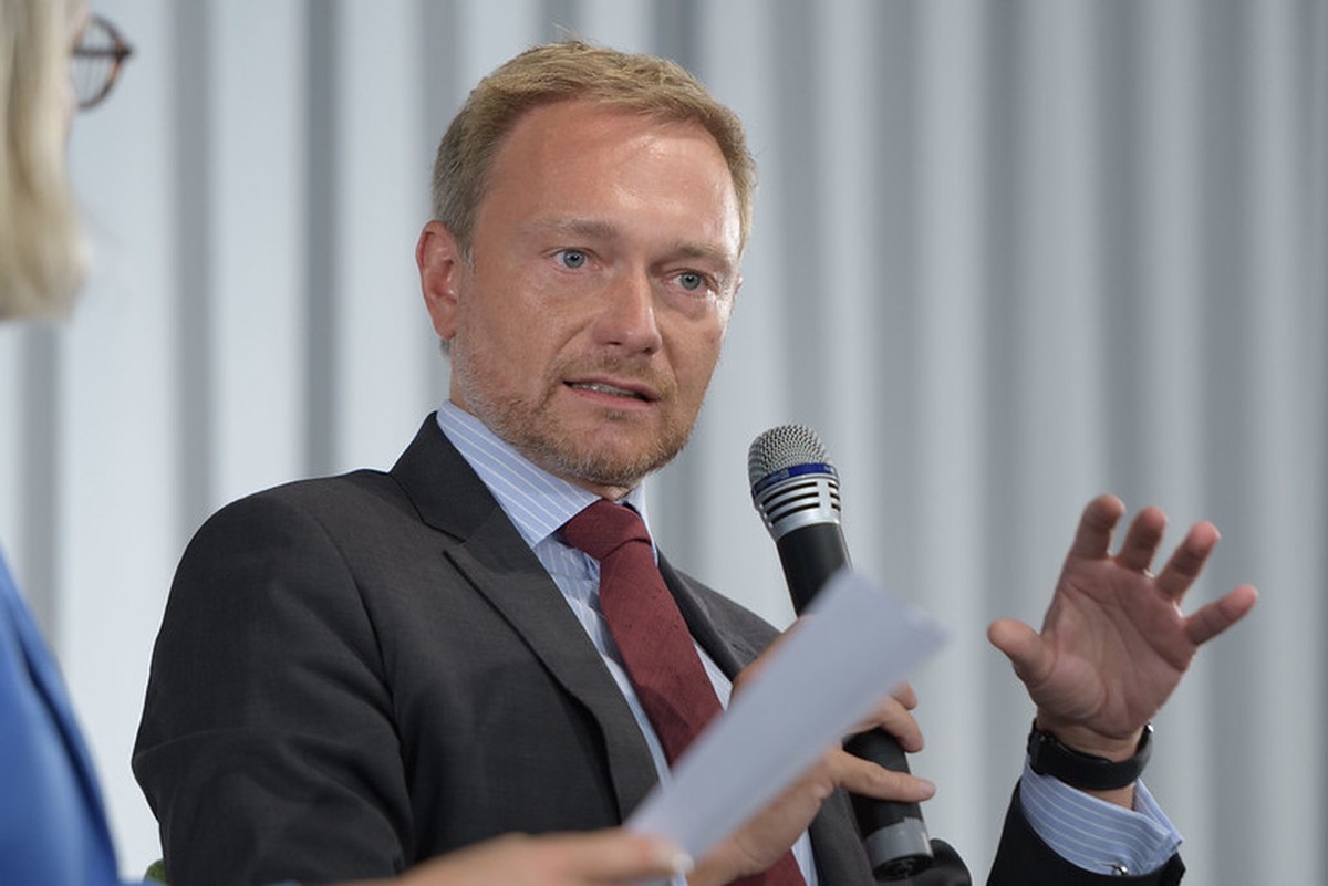 Глава Минфина ФРГ Линднер признал, что Германия становится беднее