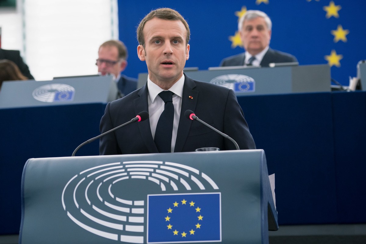 Макрон заявил, что Евросоюз еще очень далек от реального вступления в него Украины