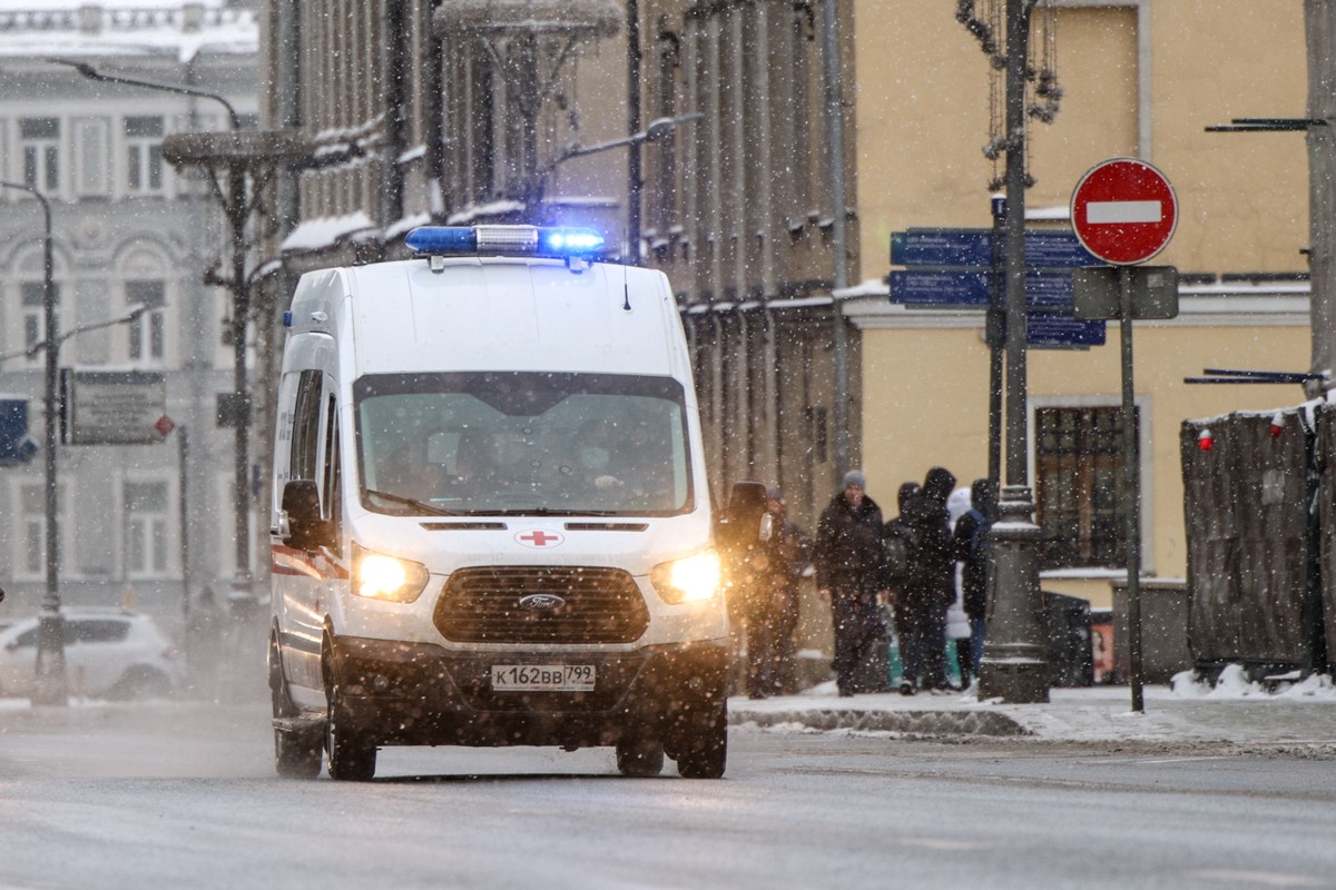 Двое хоккеистов юношеской команды погибли в ДТП в Вологодской области