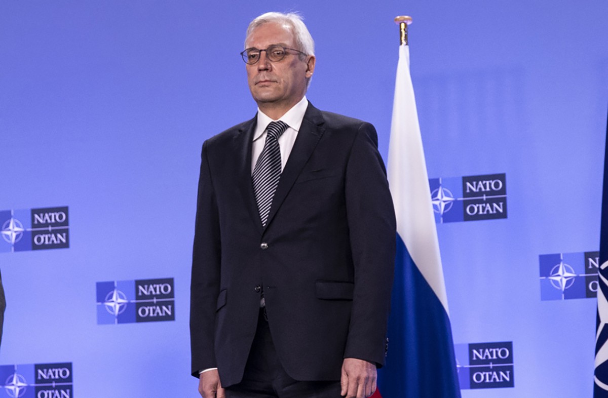 Замглавы МИД Грушко дал совет Макрону не провоцировать Россию на жёсткий ответ