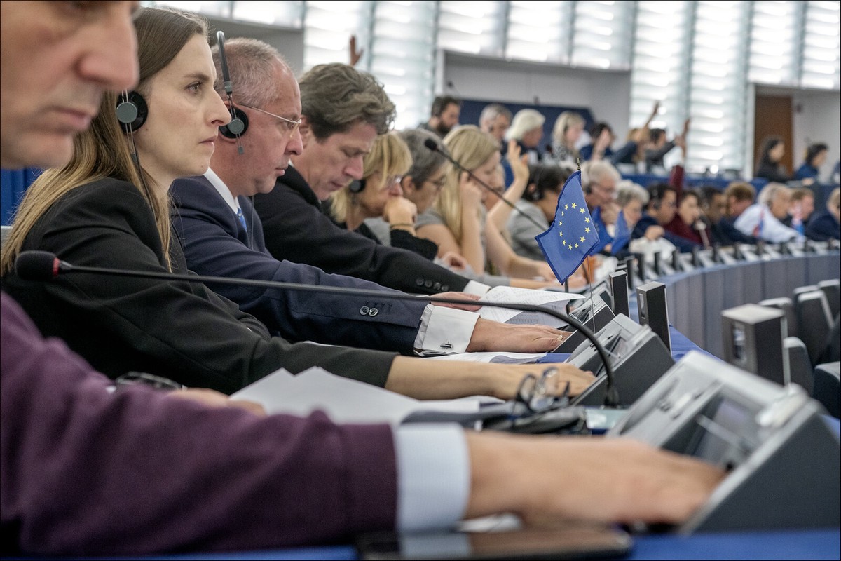 Европарламент принял резолюцию с призывом к санкциям ЕС против Азербайджана