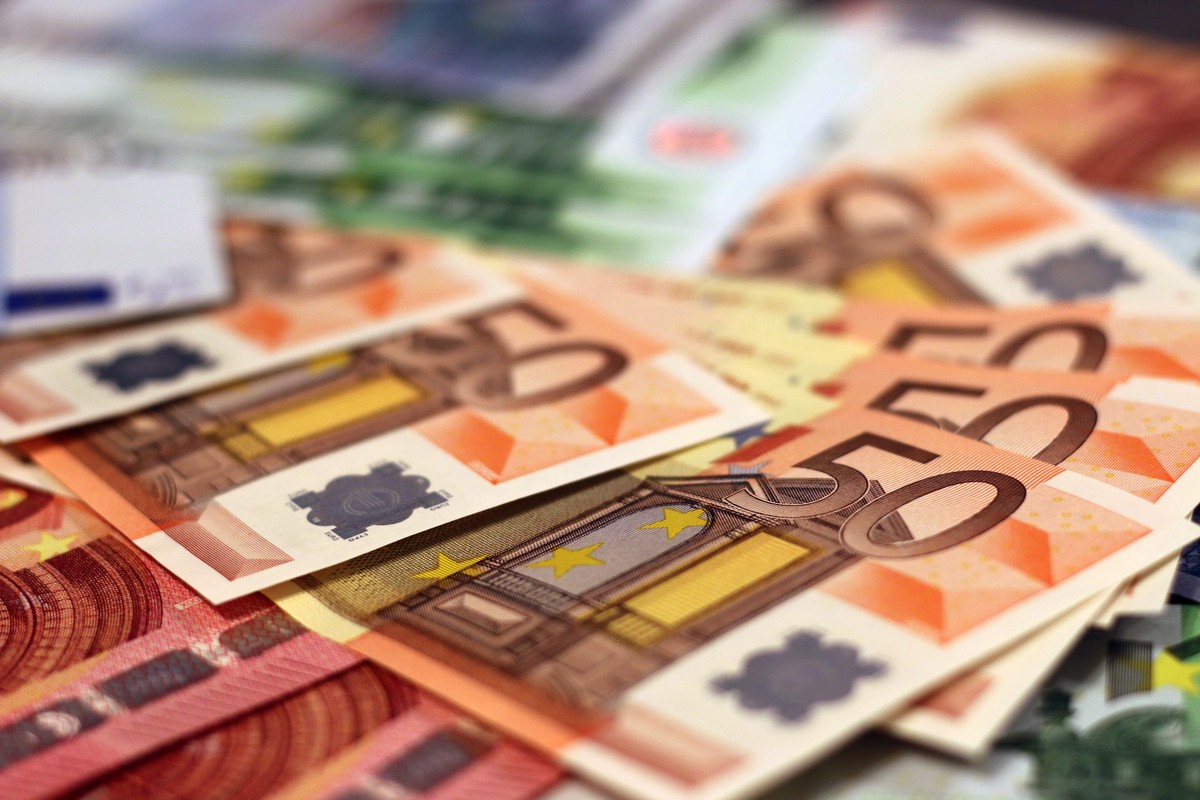 Сийярто: ЕС расширил Фонд мира на €5 млрд для военной помощи Украине