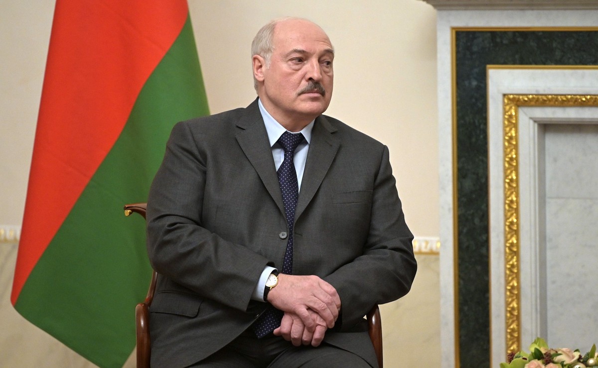 Лукашенко потребовал принять меры в связи с изъятием Литвой собственности Белоруссии