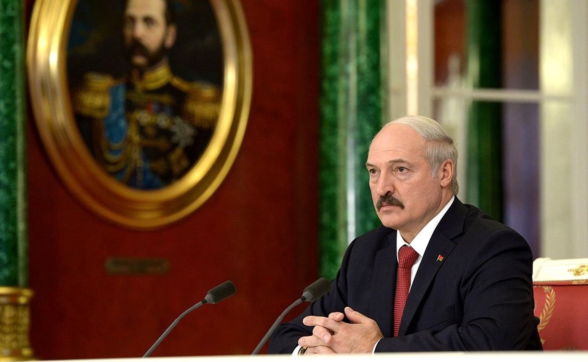 Лукашенко заявил, что в хозяйстве необходимо возрождать жёсткую диктатуру