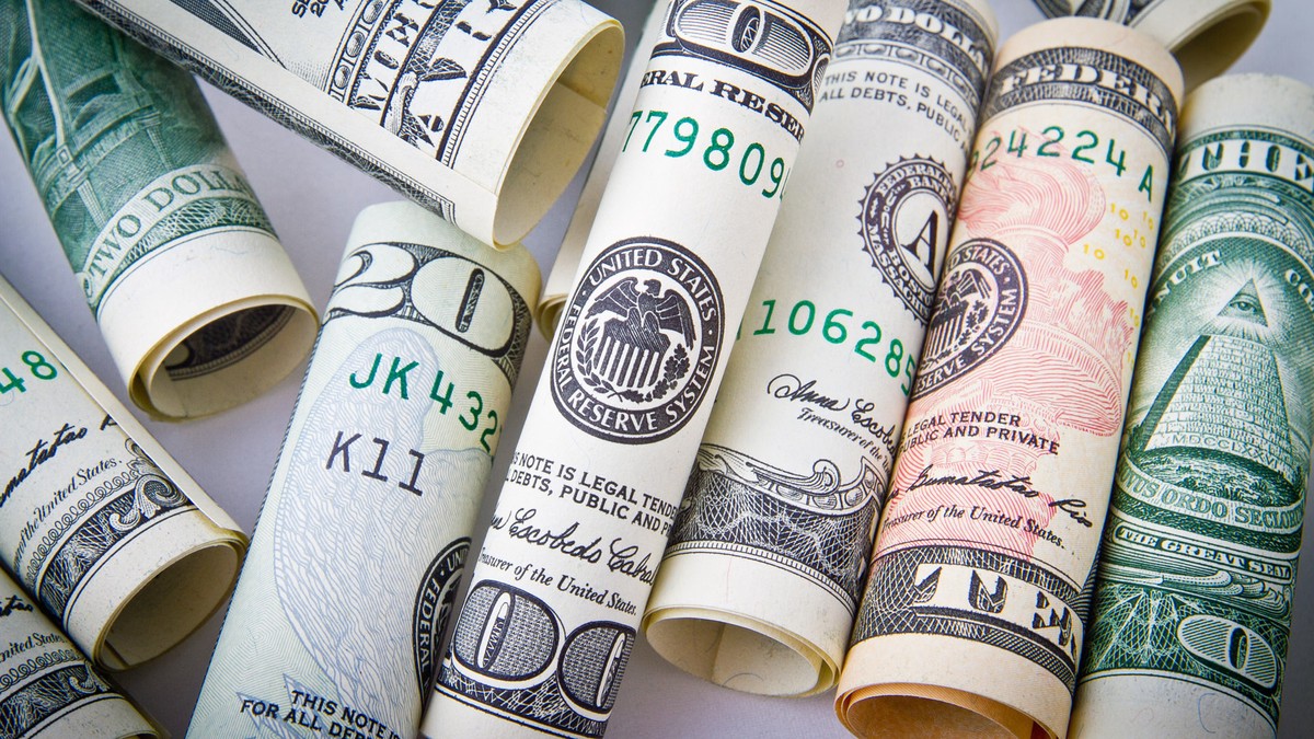 Россиянам посоветовали, куда лучше вкладывать сбережения