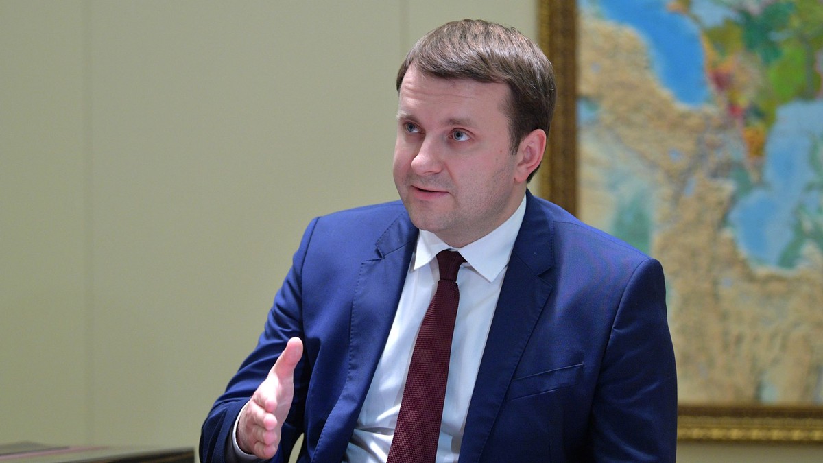 Орешкин: нормализация курса рубля ожидается в ближайшее время