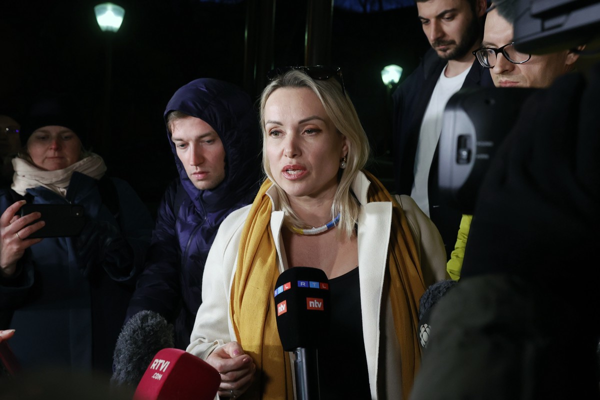 Десятки проукраинских активистов устроили забастовку перед редакцией немецкого издания Die Welt из-за Овсянниковой
