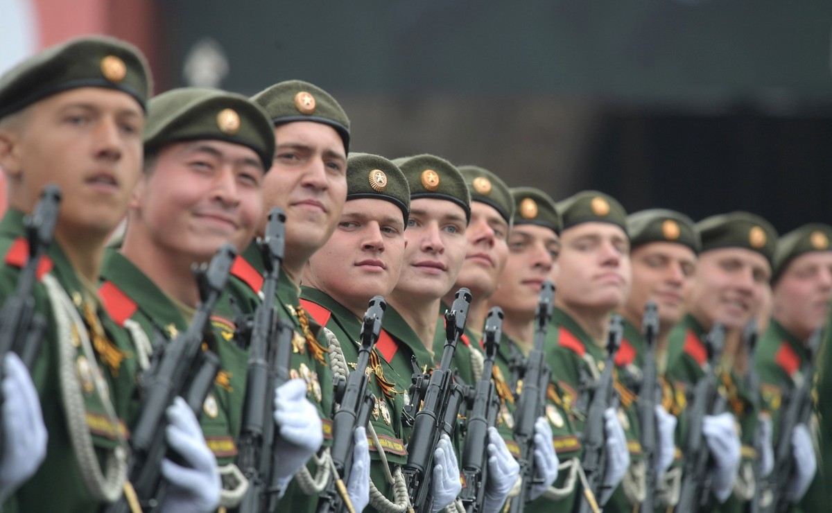 В Севастополе отменили военный парад в День Победы