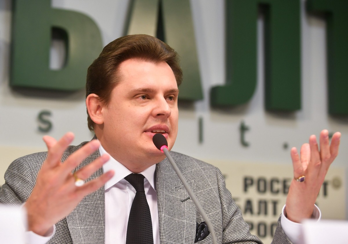Евгений Понасенков* покинул Россию после признания его иноагентом 