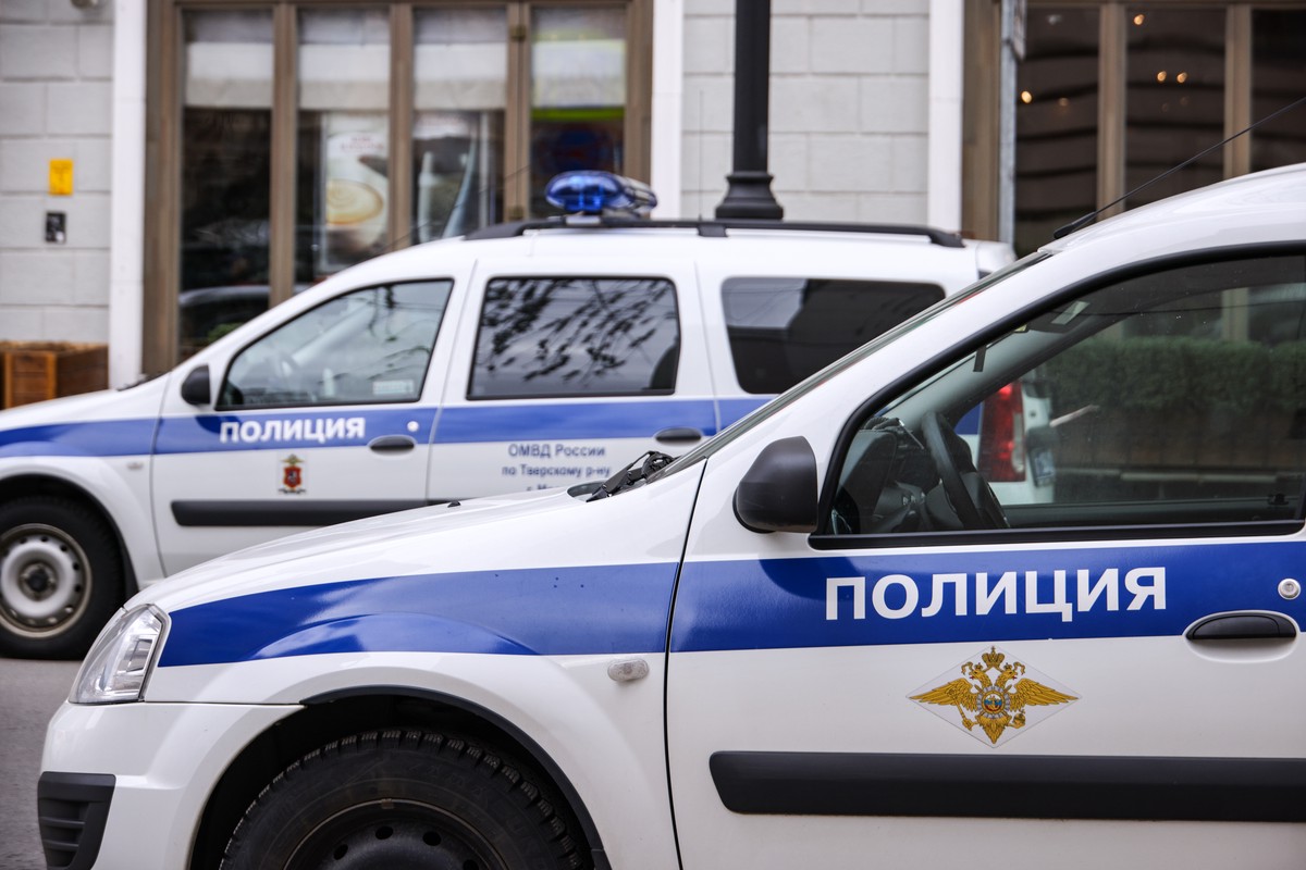 Более сотни мигрантов доставили в полицию после рейда в Петербурге