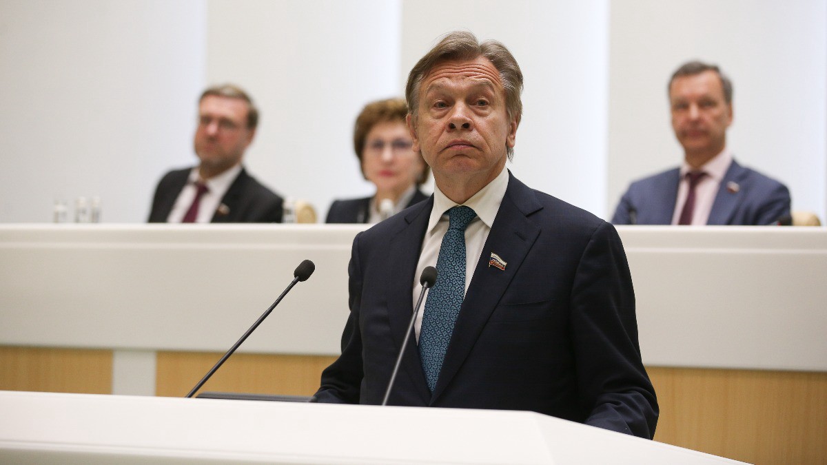 Пушков заявил, что решение России и стран ОПЕК+ о сокращении нефтедобычи станет контрударом по планам Запада