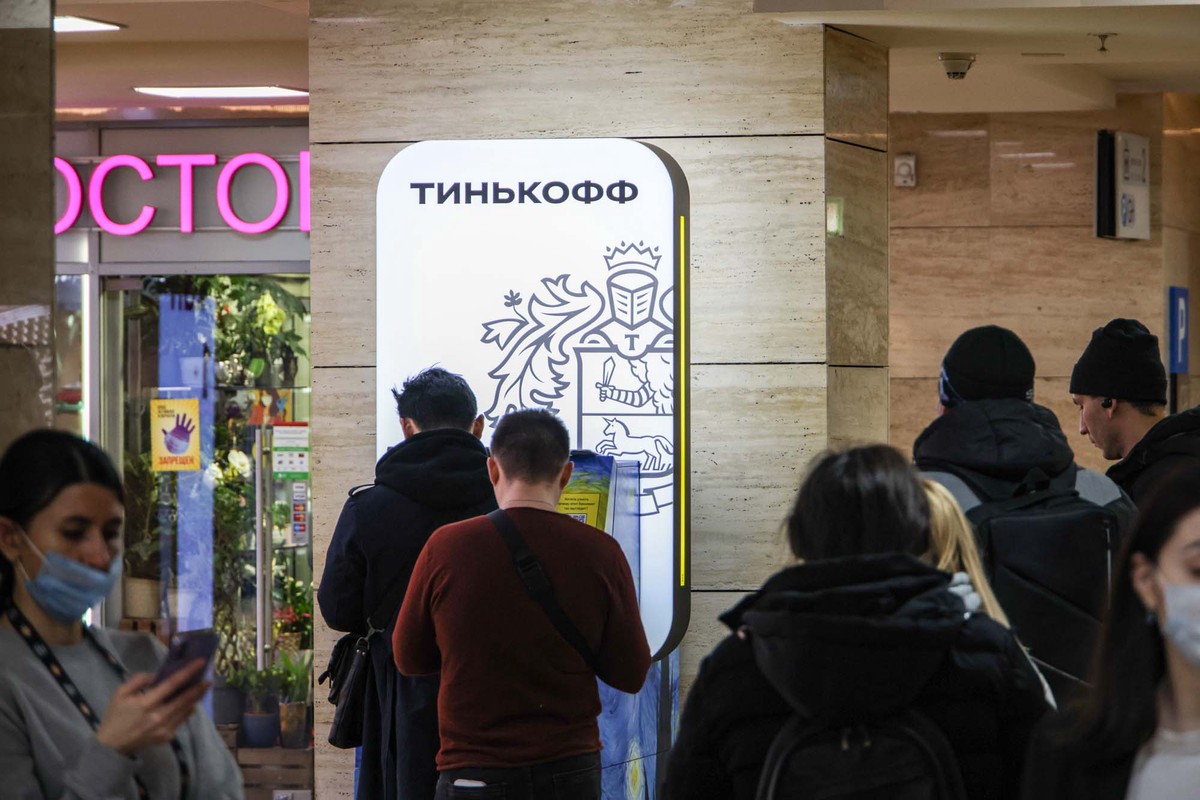«Тинькофф» из-за санкций перестал проводить переводы в Турцию