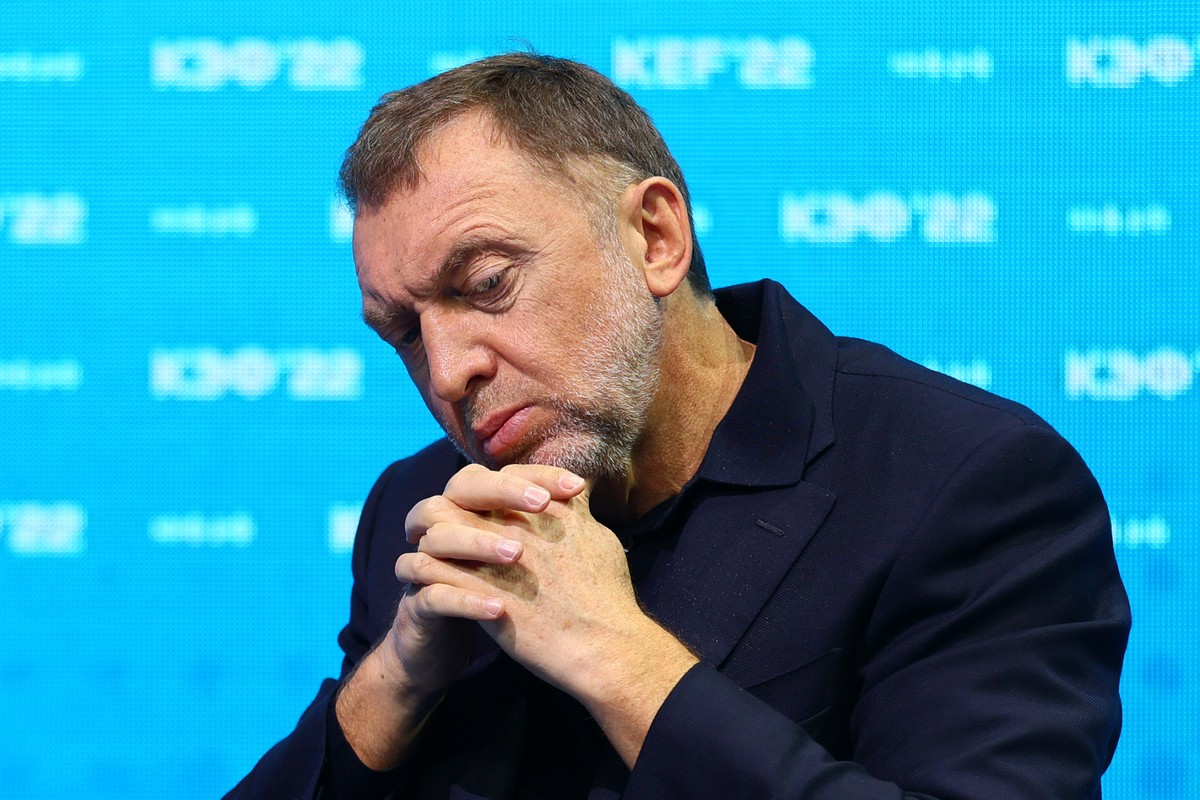 У олигарха Дерипаски конфисковали картину, пару обуви Prada и бейсболку 