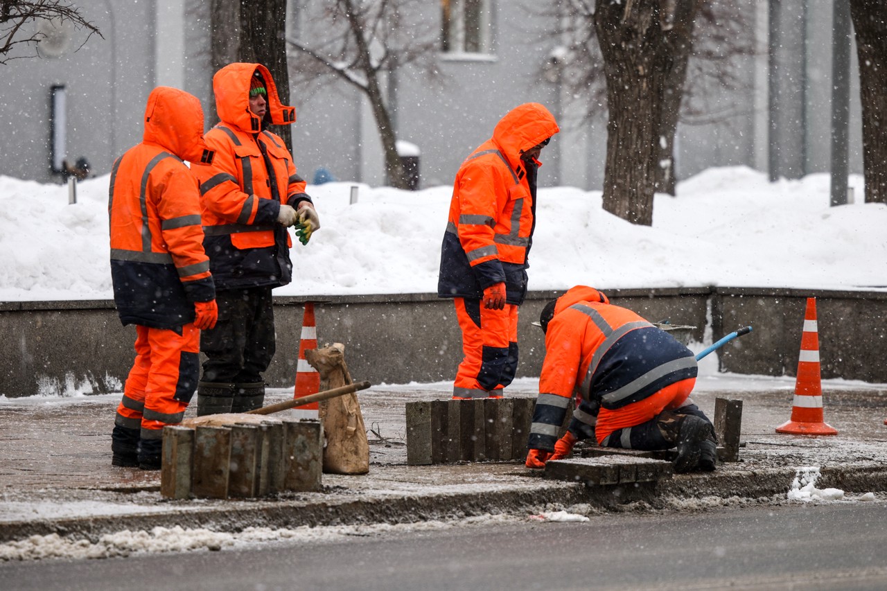Титов предложил Путину расширить приток мигрантов в Россию из Юго-Восточной Азии