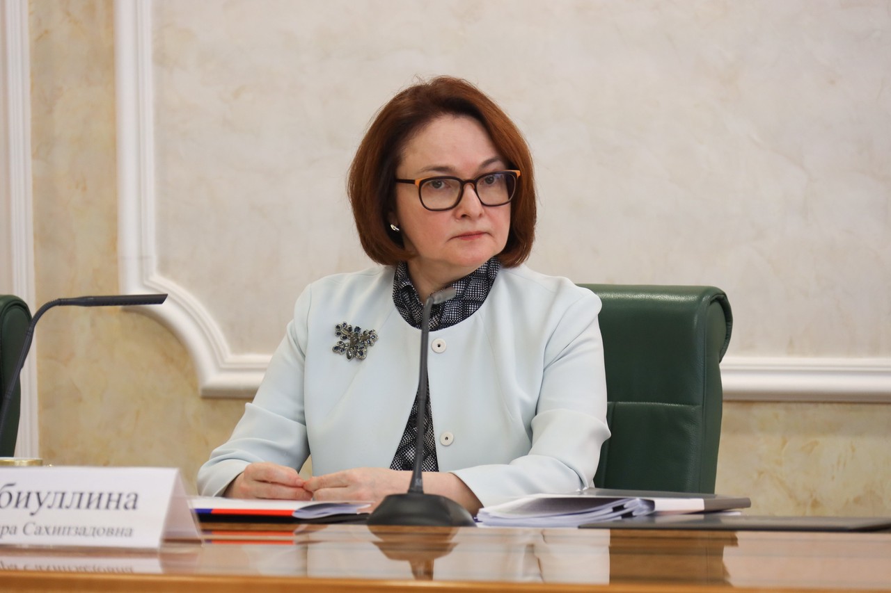 Слухи об отставке, красивые брошки, споры с министрами: что известно о стальной леди Эльвире Набиуллиной