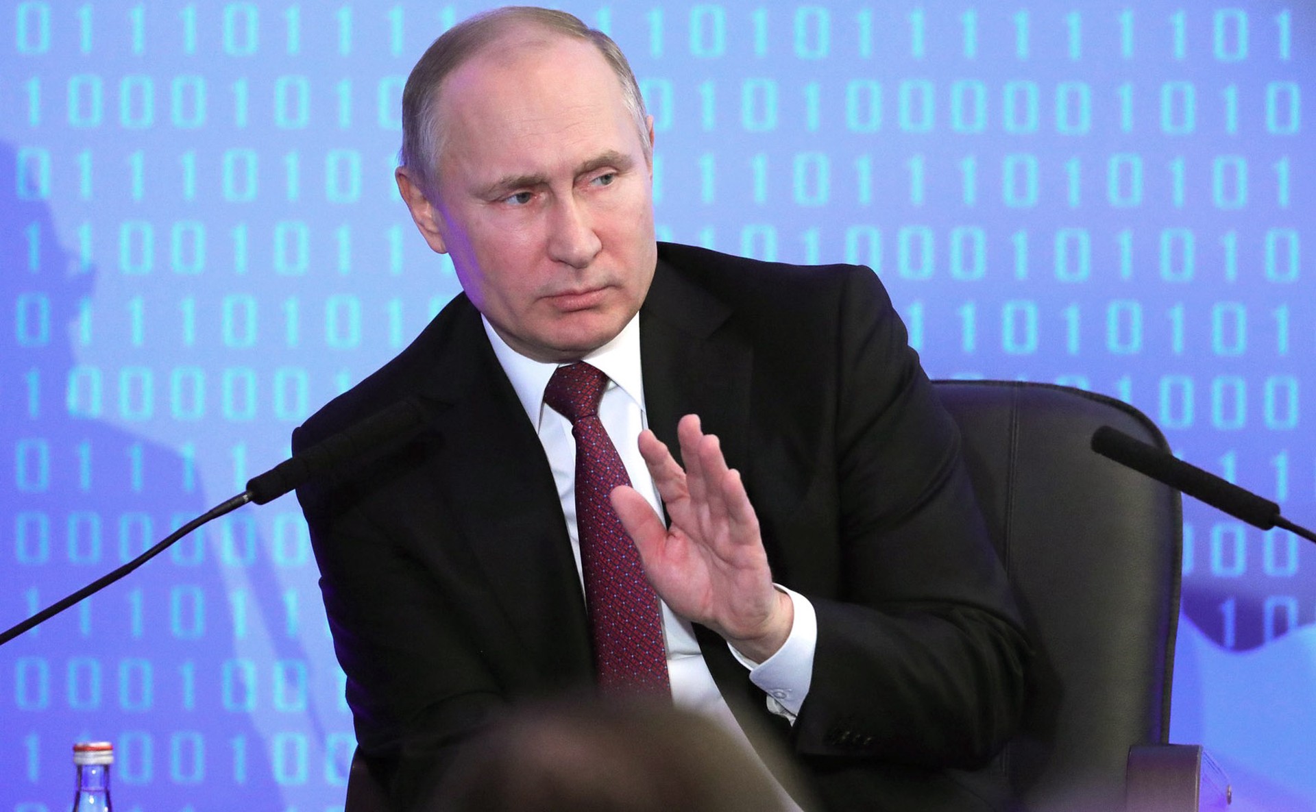 Путин предложил Совбезу создать в России государственную систему защиты информации