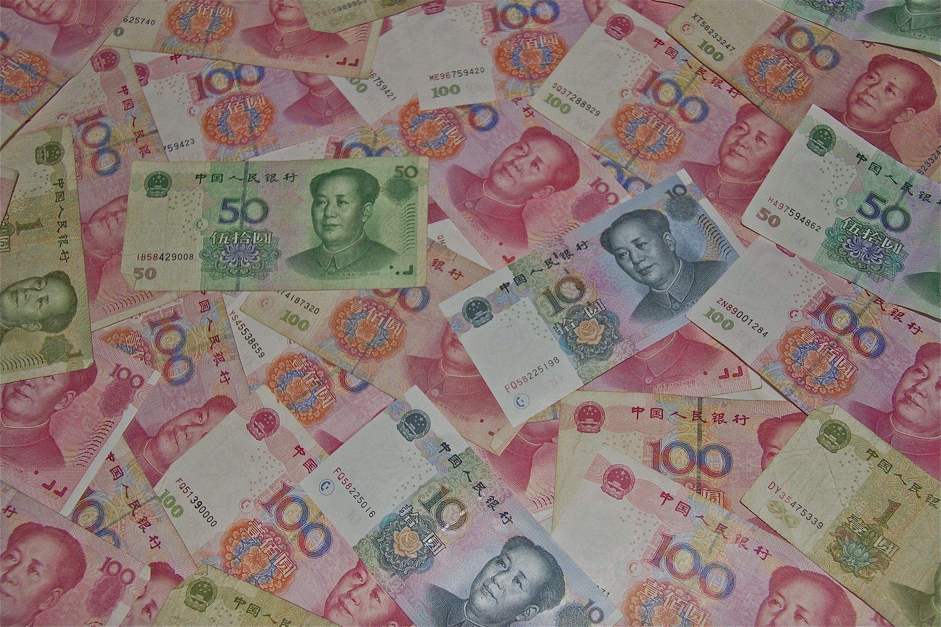 Эксперт заявил о росте спроса на китайский юань у россиян