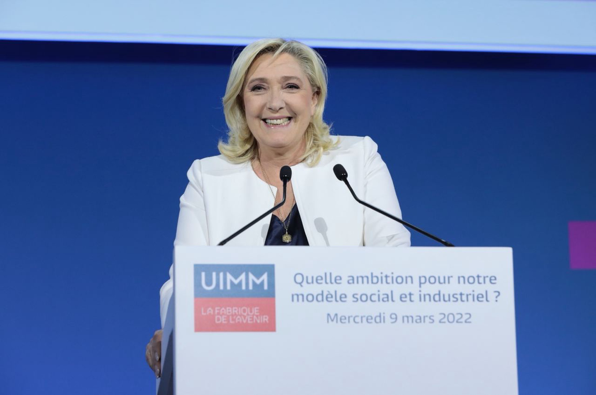 Марин Ле Пен уличила Макрона во лжи об экономическом кризисе во Франции
