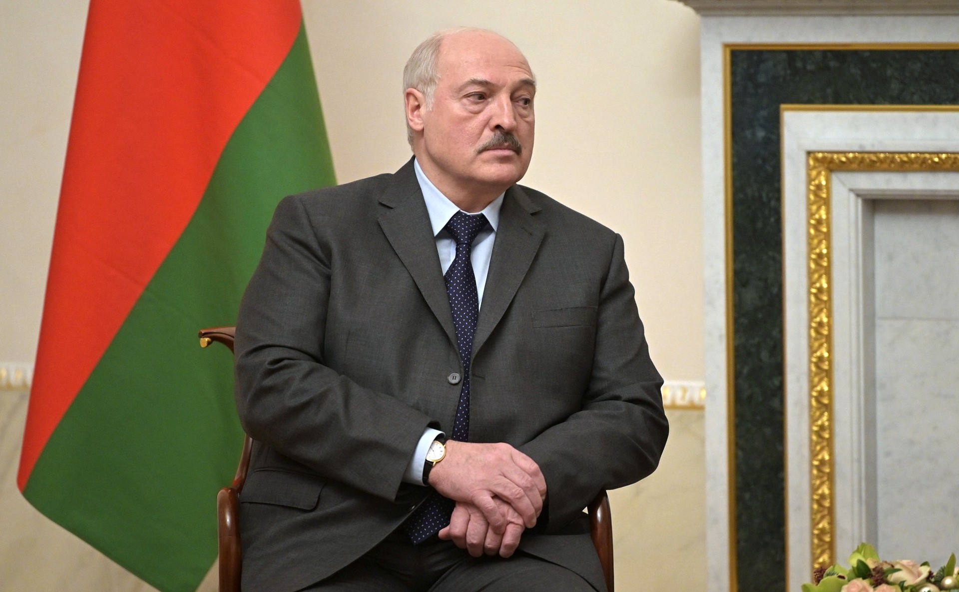 Лукашенко назвал Макрона и Шольца пиарящимся на Путине «пацаньём и мелкотой»