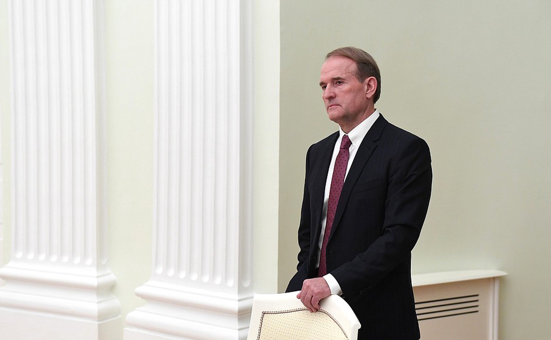 Зеленский сообщил о лишении им украинского гражданства Медведчука и ещё троих депутатов