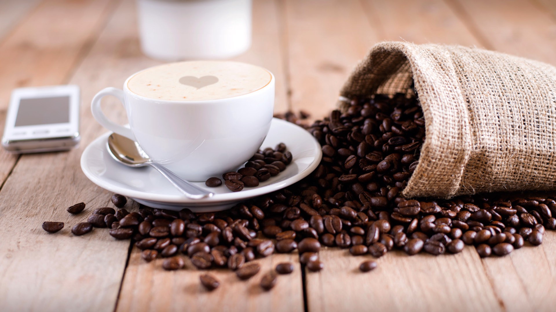 Аналитик предсказал рост цен на кофе в России