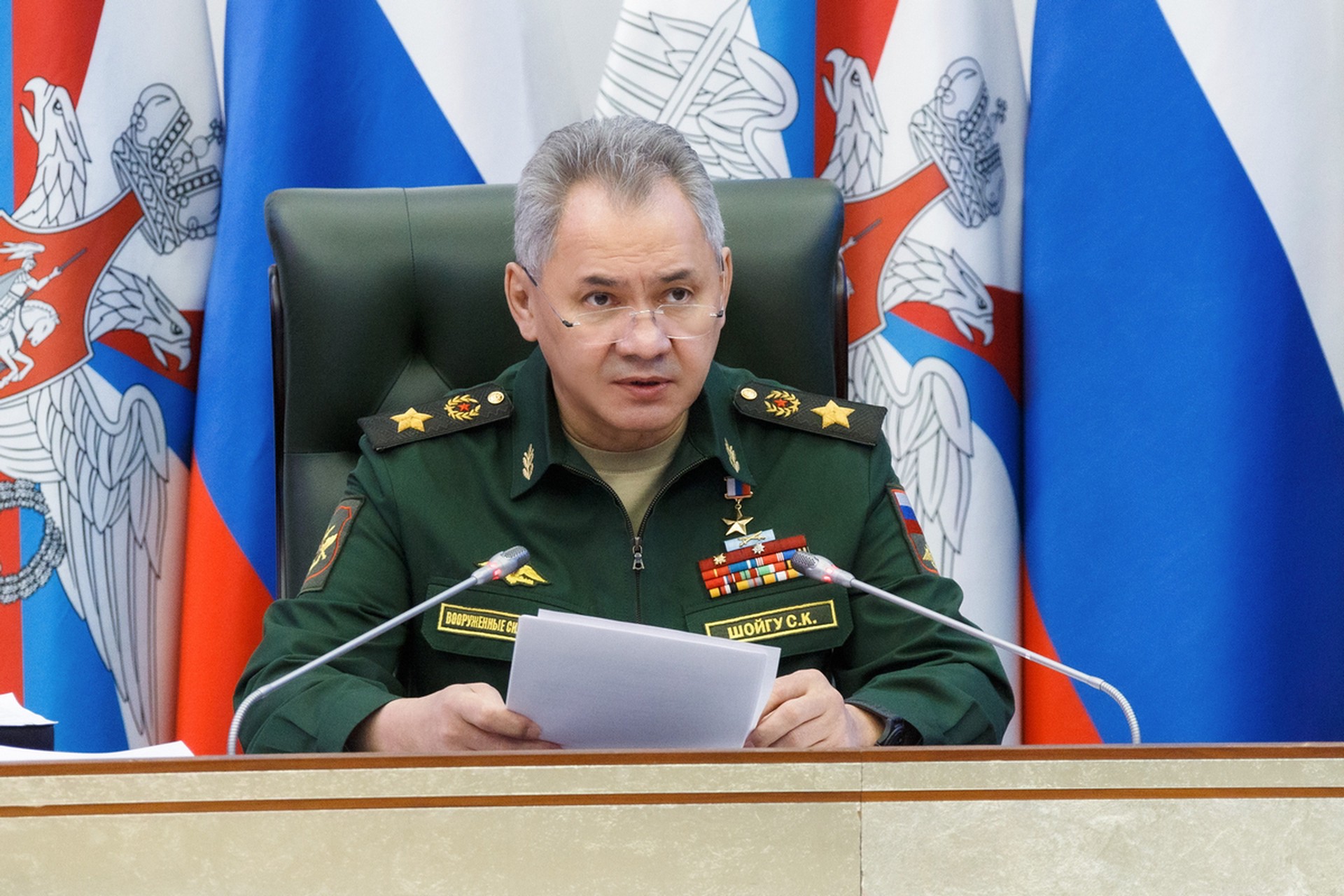 Глава Минобороны Шойгу: попытка мятежа в России провалилась благодаря верности военных долгу