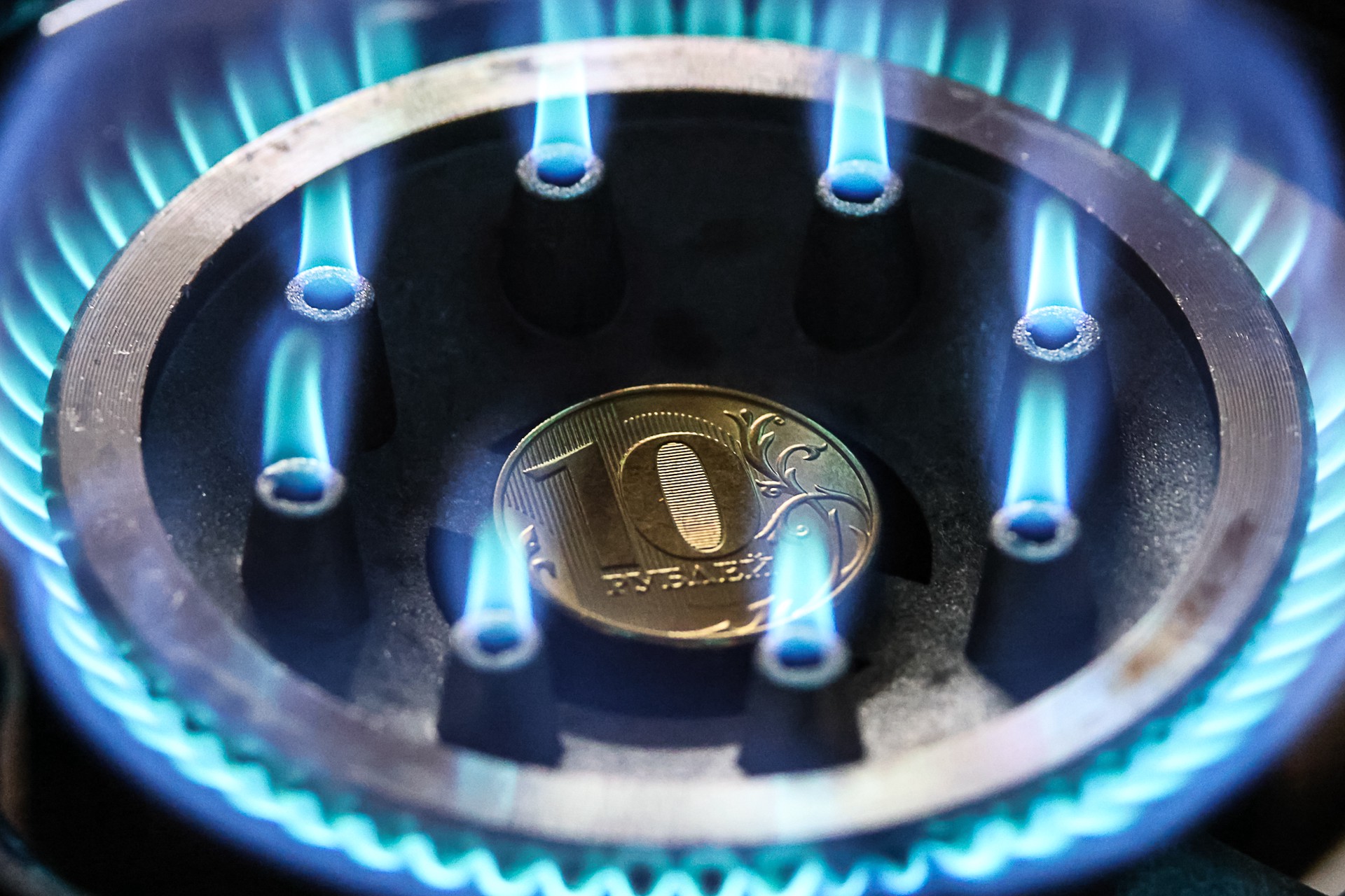 Еврокомиссия допустила оплату российского газа в рублях