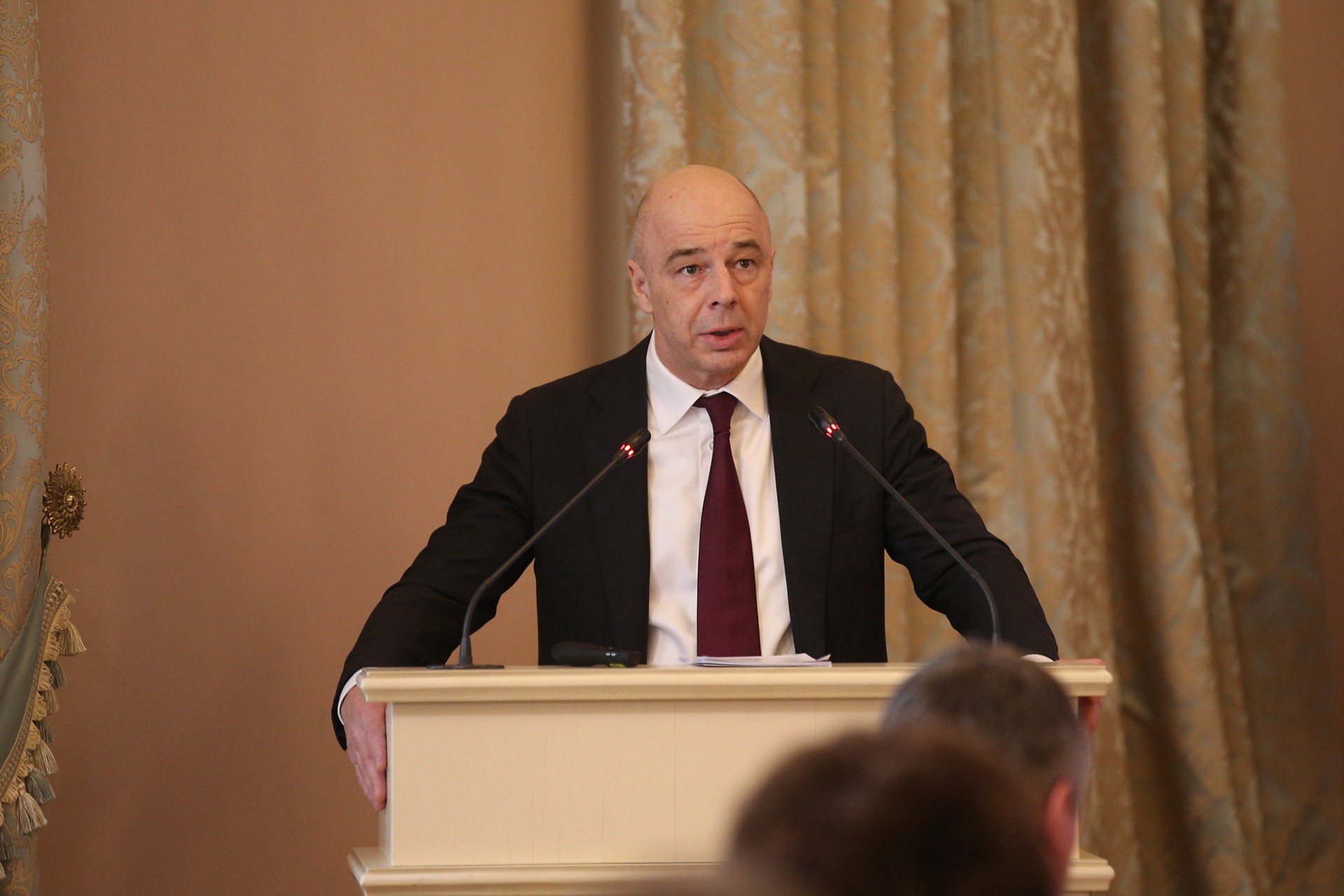 Силуанов: Минфин не исключает падения добычи нефти в РФ в 2022 году на 17%