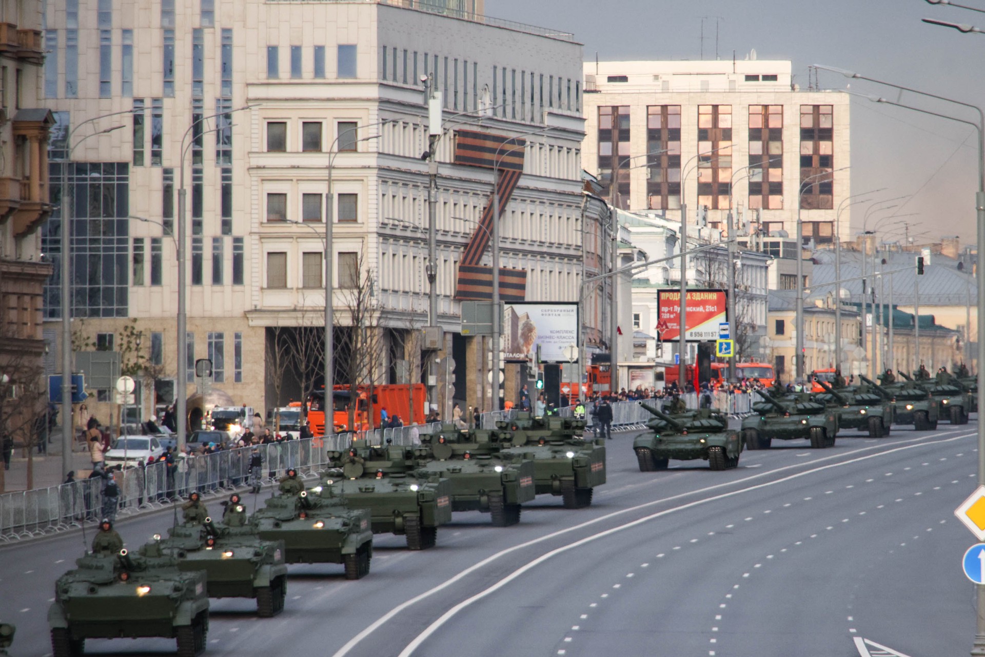 В Кремле сообщили, что парад Победы состоится на Красной площади 9 мая