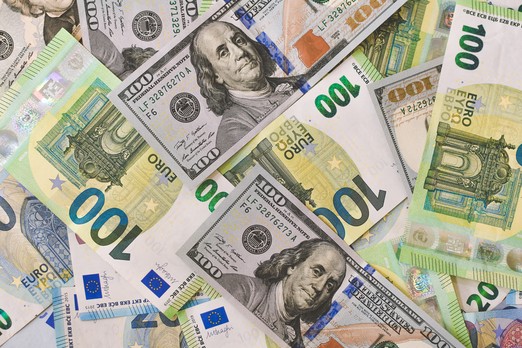 Альтернатива доллару: в каких валютах хранить сбережения