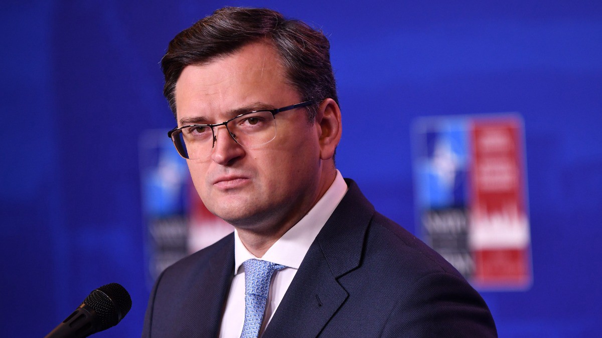Глава МИД Украины Кулеба пригрозил «неприятным разговором» тем, кто предложит переговоры с Россией