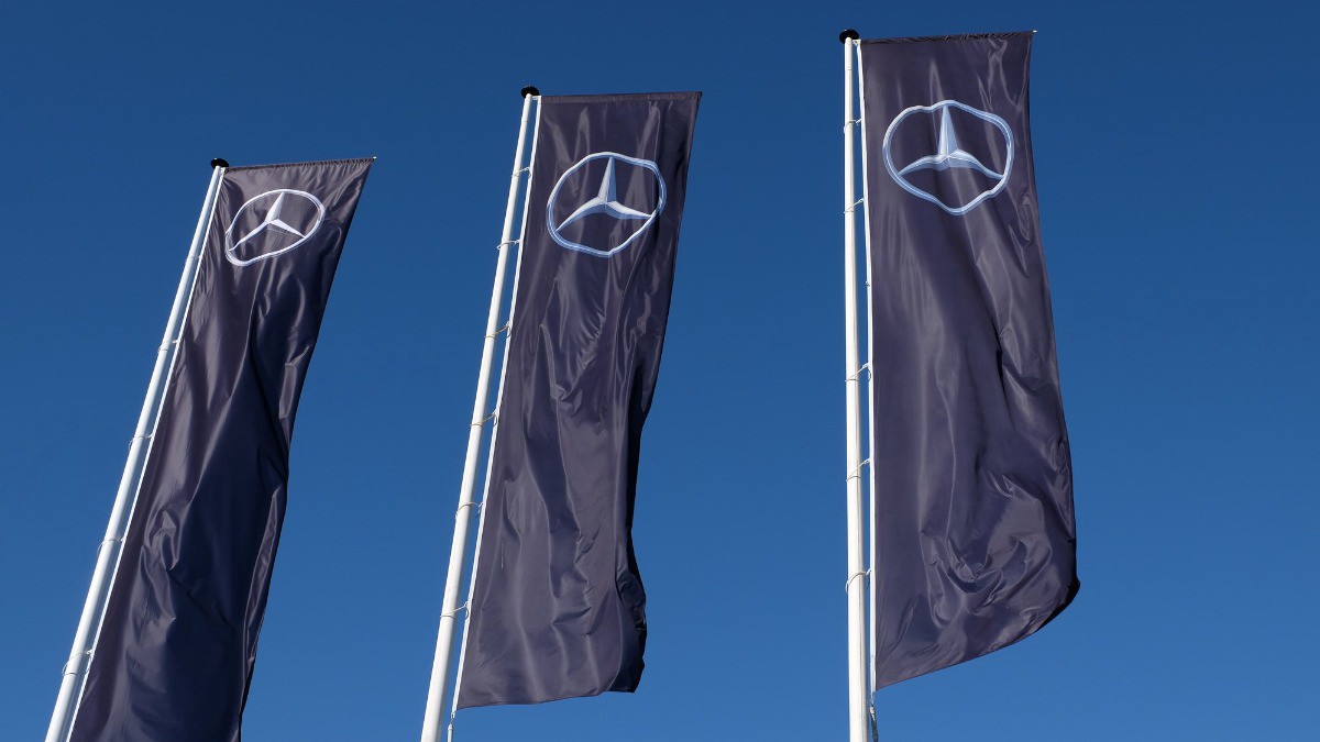 Mercedes-Benz переключился с машин на оружие