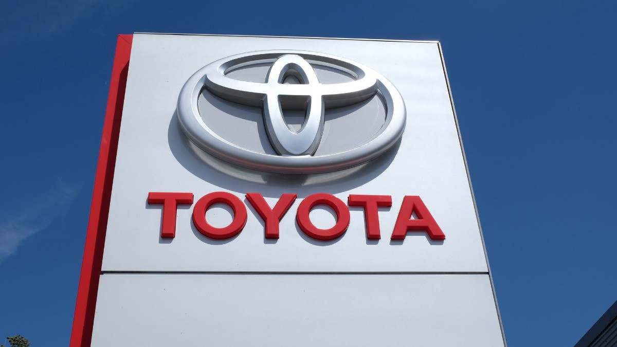 Toyota вернулась в топ-10 российского авторынка